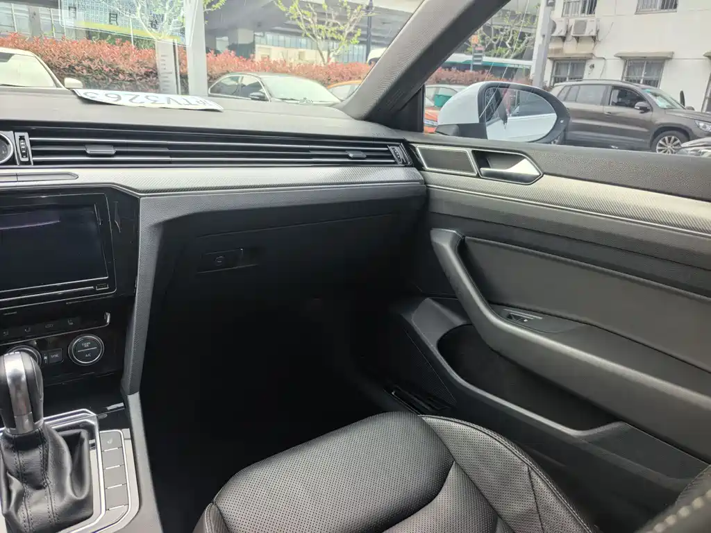 FAW-Volkswagen CC 2019 330TSI Charming Edition National VI купить на сайте DeffCars