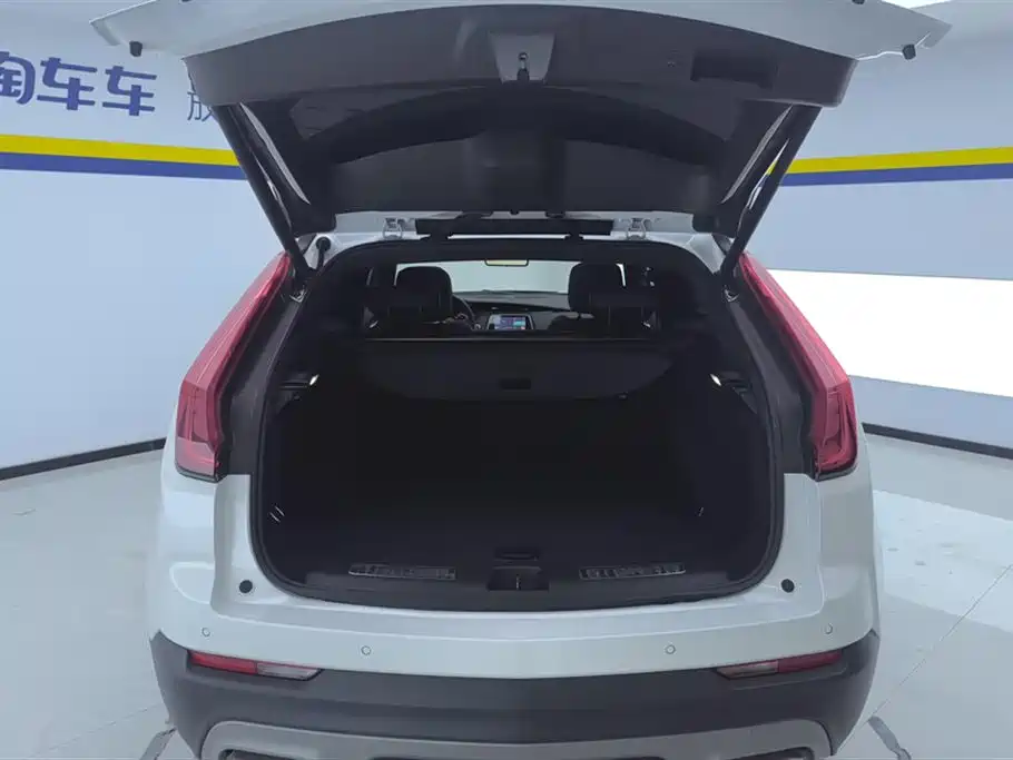 Cadillac XT4 2023 28T two-wheel drive luxury model купить на сайте DeffCars