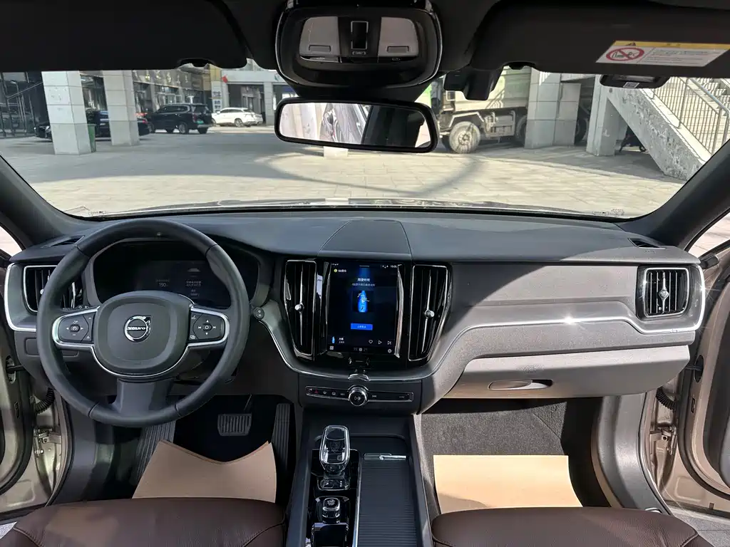Volvo XC60 2023 B5 four-wheel drive Zhiyi Luxury Edition купить на сайте DeffCars
