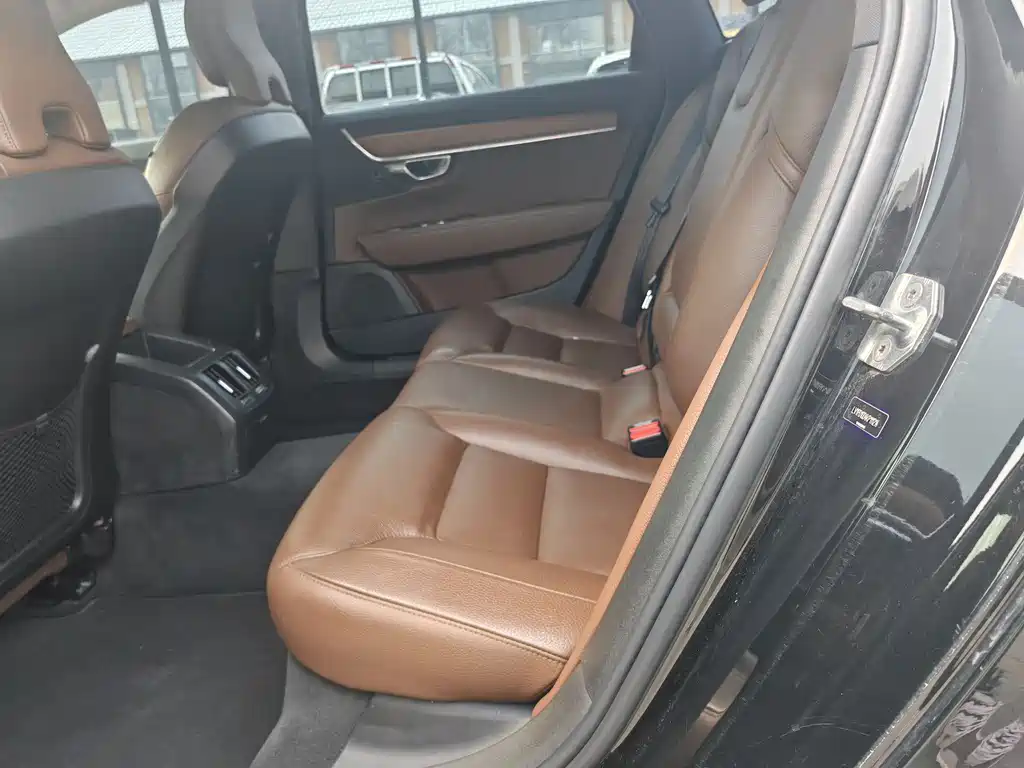 Volvo S90 2019 T5 Smart Edition купить на сайте DeffCars