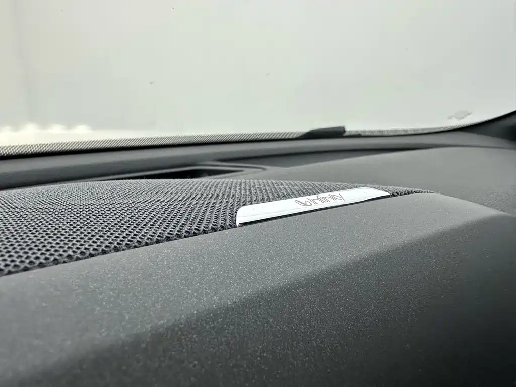 Lynk & Co 03 2023 2.0TD DCT Halo купить на сайте DeffCars