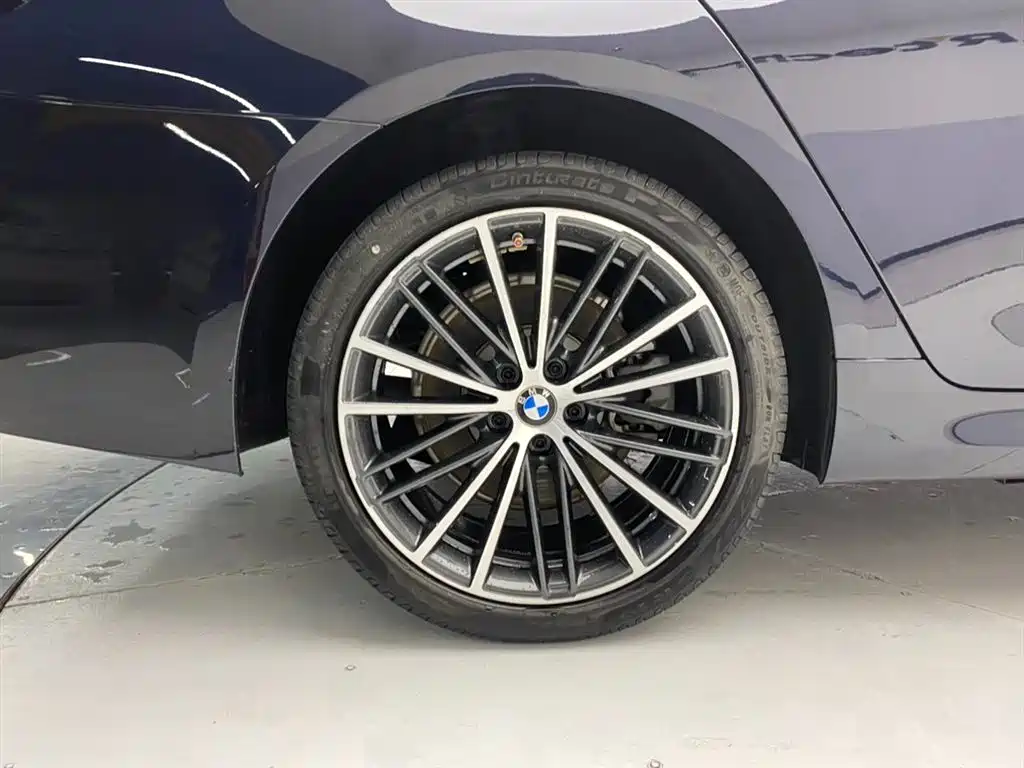 BMW 5 Series 2022 facelift 530Li leading M sports package купить на сайте DeffCars