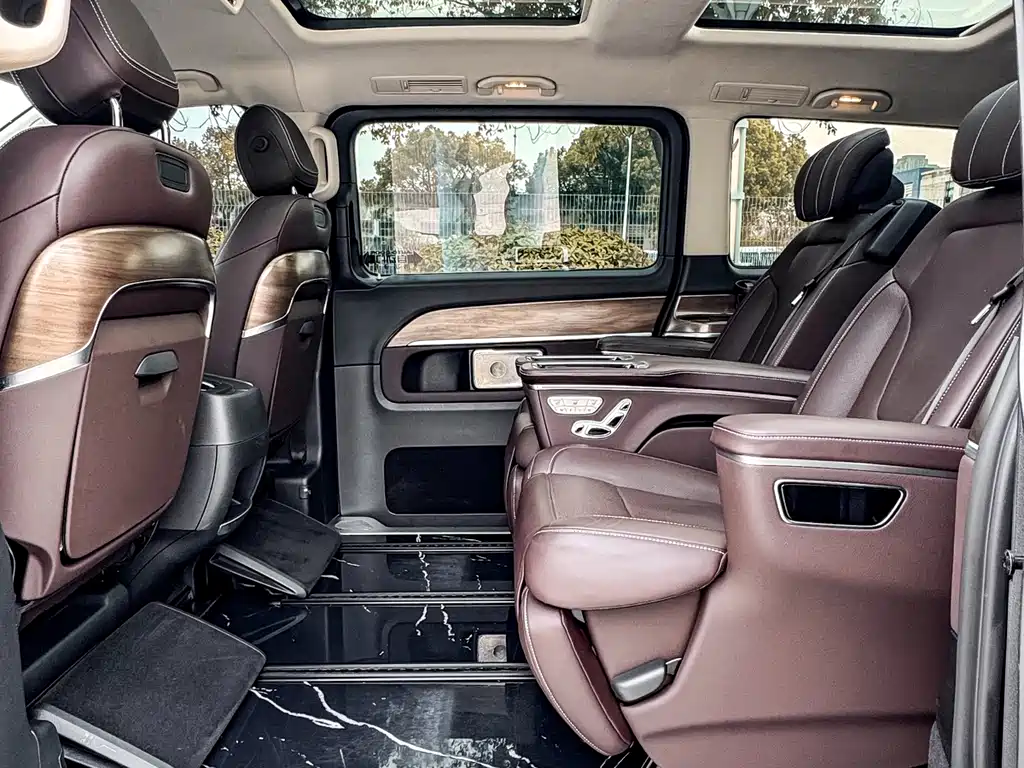 Mercedes-Benz V-Class 2022 V 260 L Long Wheelbase Luxury Edition купить на сайте DeffCars