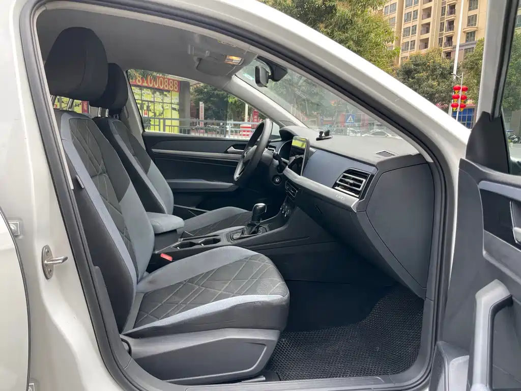 Lavida 2023 facelift 1.5L automatic Deyi version купить на сайте DeffCars