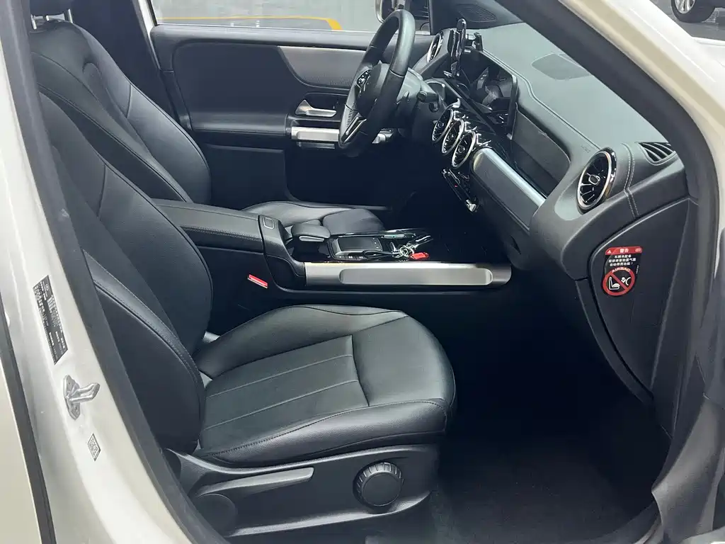 Mercedes-Benz GLB 2022 facelift version 2 GLB 200 dynamic version купить на сайте DeffCars