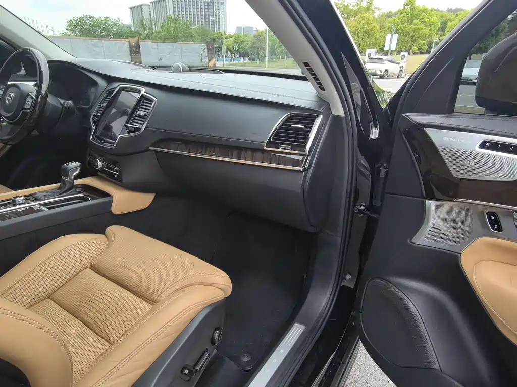 Volvo XC90 2015 T6 Zhizun Edition 7 seats купить на сайте DeffCars