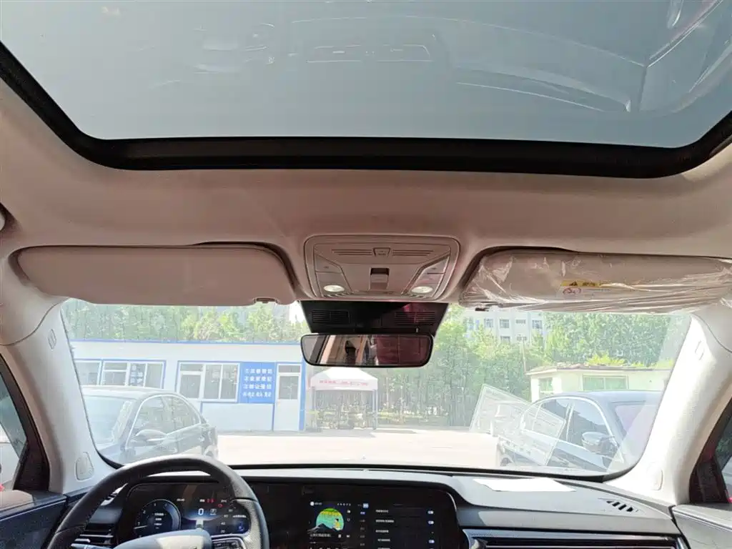Hongqi HS5 2023 2.0T Qixiang Pro version купить на сайте DeffCars