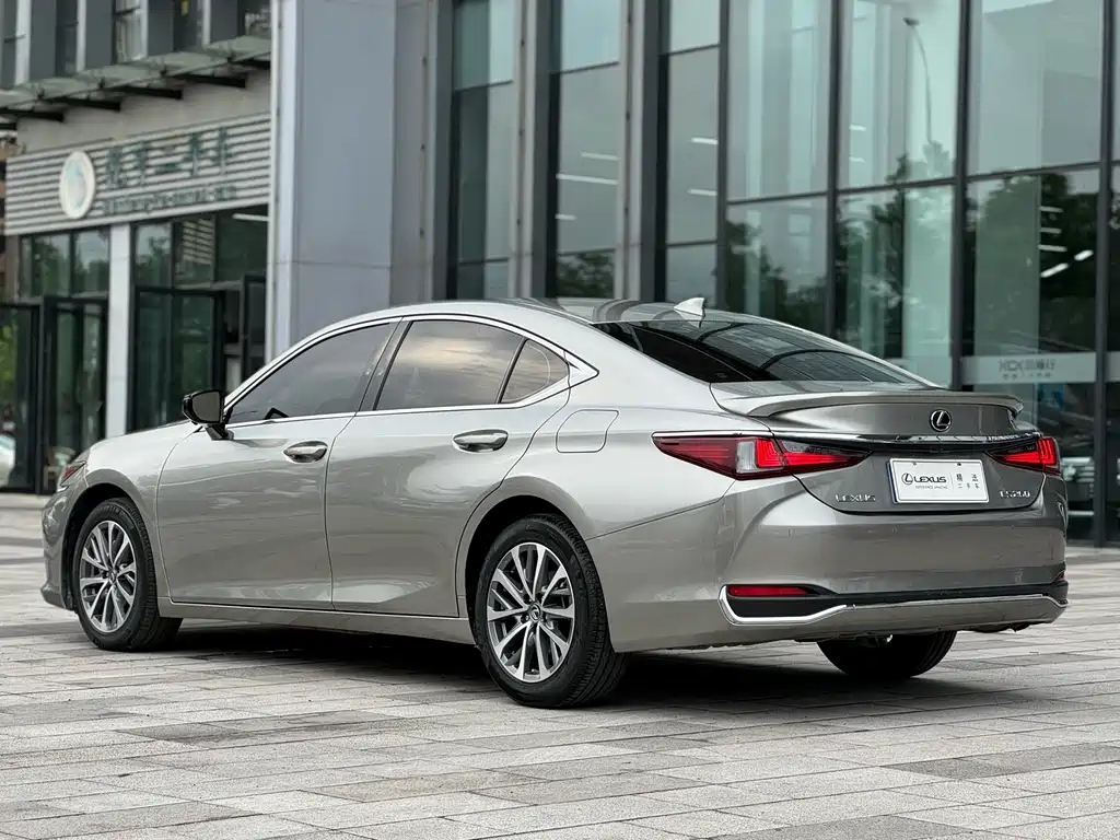 Lexus ES 2021 260 Excellence Edition купить на сайте DeffCars