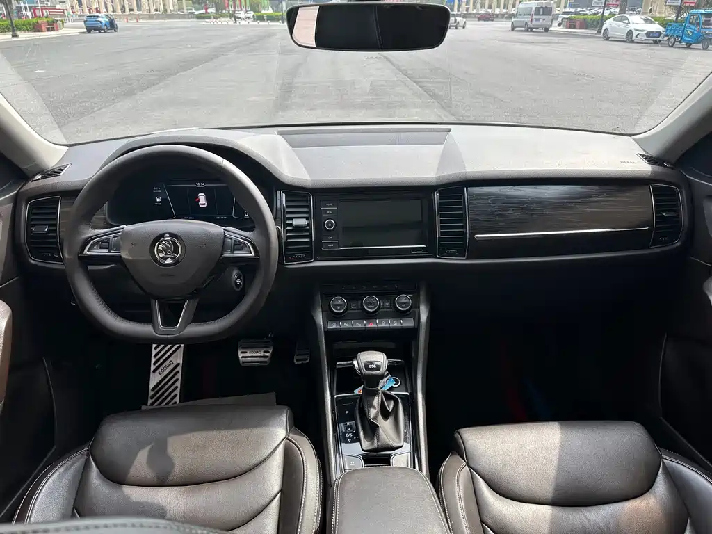 Kodiak 2019 facelift TSI330 7-seater two-wheel drive luxury premium version National V купить на сайте DeffCars