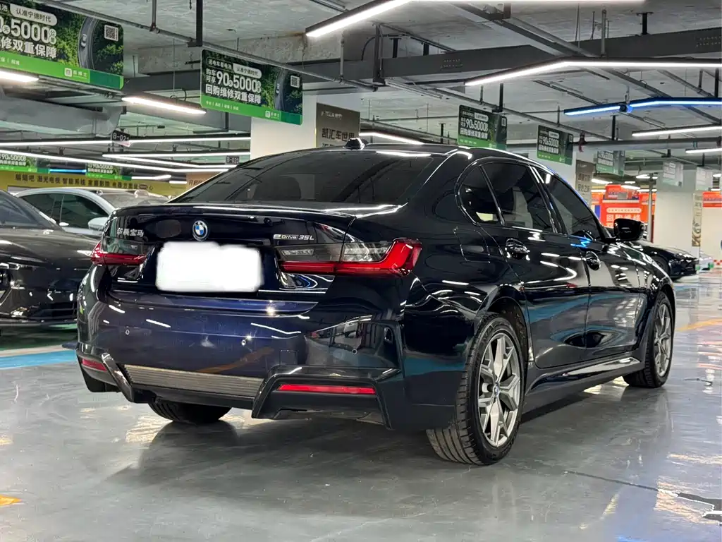 BMW i3 2024 eDrive 35 L купить на сайте DeffCars