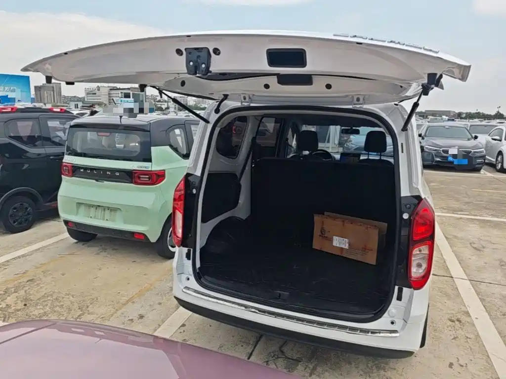 Wuling Hongguang New Energy 2025 Extended Range Hybrid 50KM Practical купить на сайте DeffCars