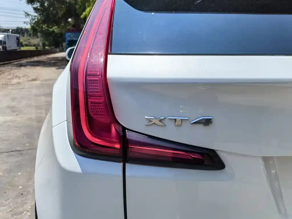 Cadillac XT4 2018 28T two-wheel drive technology купить на сайте DeffCars