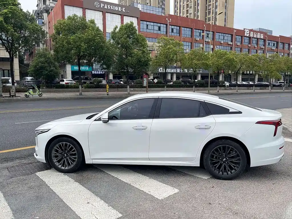 Pentium B70 2023 third generation 1.5T automatic enjoyment type 70th anniversary commemorative edition купить на сайте DeffCars