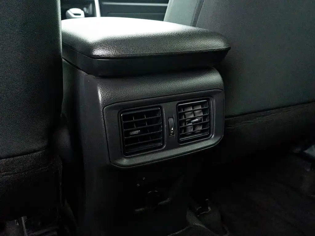 Wilanda 2023 2.0L CVT two-wheel drive leading version купить на сайте DeffCars