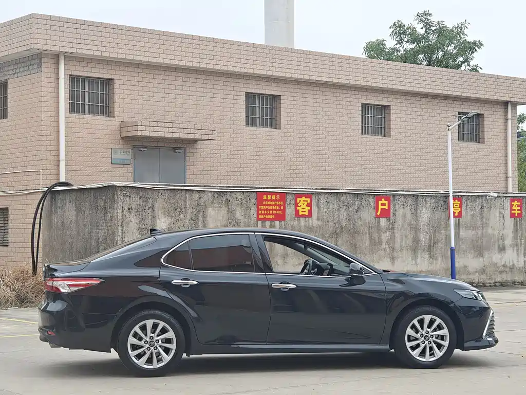 Camry 2021 2.0G Deluxe Edition купить на сайте DeffCars