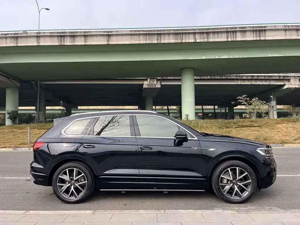 Touareg 2022 3.0TSI Ruixiang Edition Classic Sports Package купить на сайте DeffCars