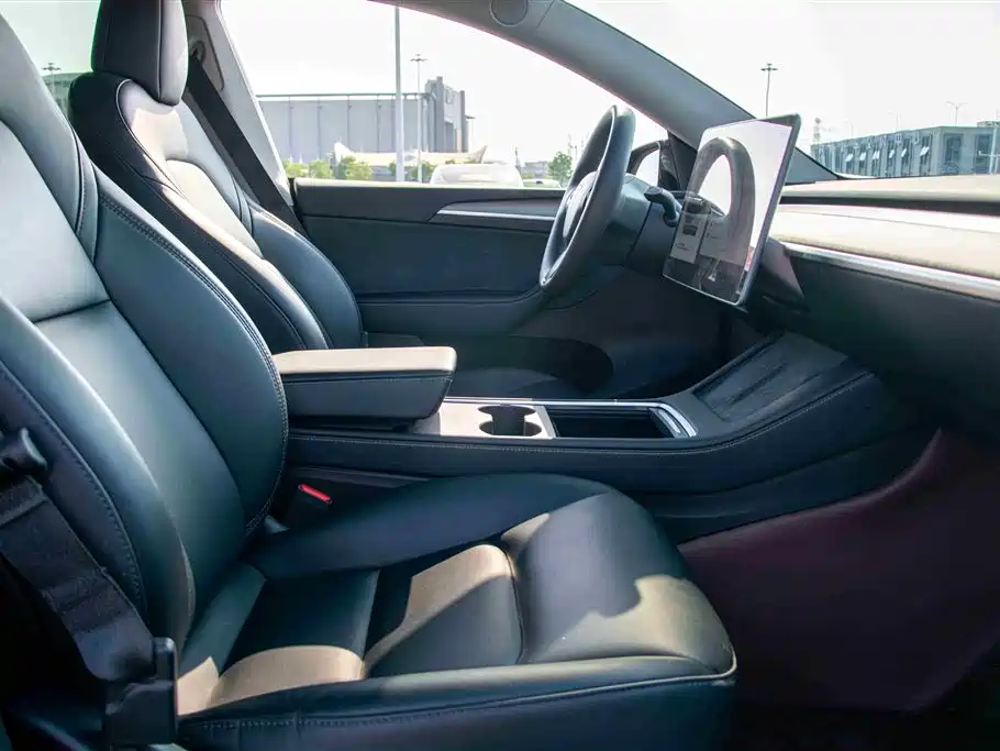Model Y 2023 rear-wheel drive version купить на сайте DeffCars