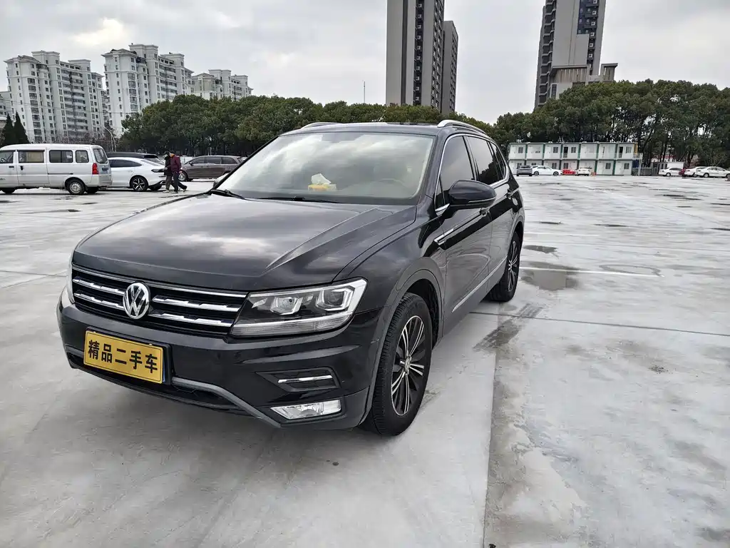 Tiguan L 2019 facelift 330TSI automatic two-wheel drive panoramic comfort version National VI купить на сайте DeffCars