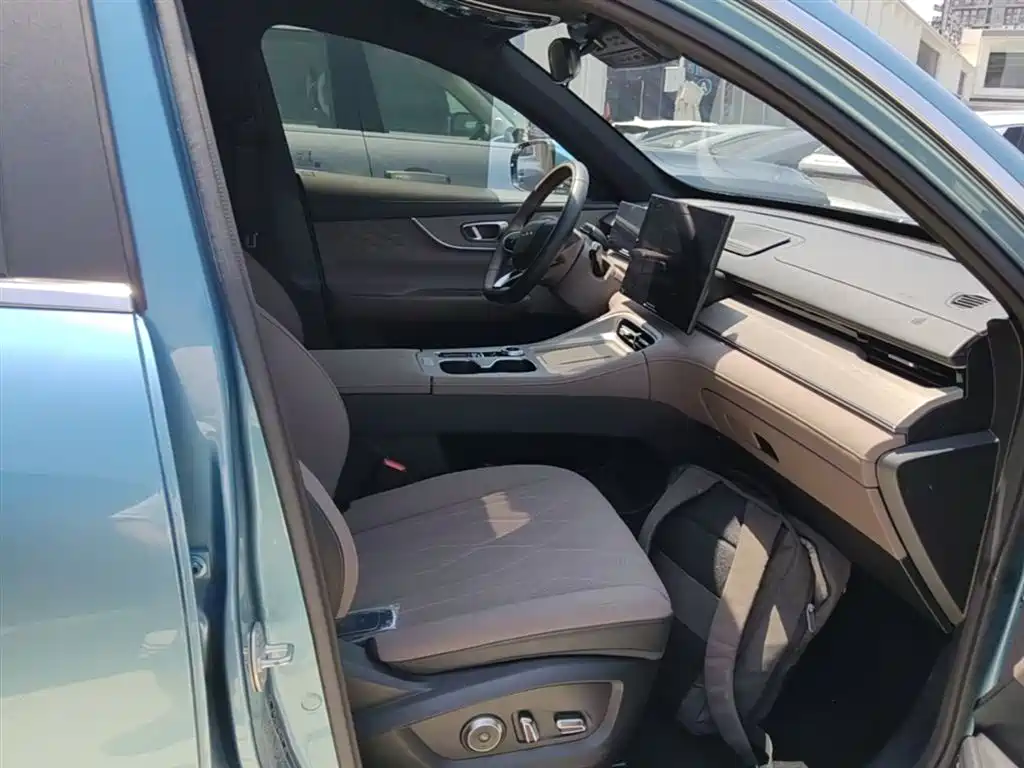 Tiggo 8 PLUS C-DM 2025 model 1.5T 116km premium type 5 seats купить на сайте DeffCars