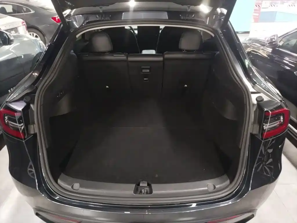 Model Y 2024 rear-wheel drive version купить на сайте DeffCars