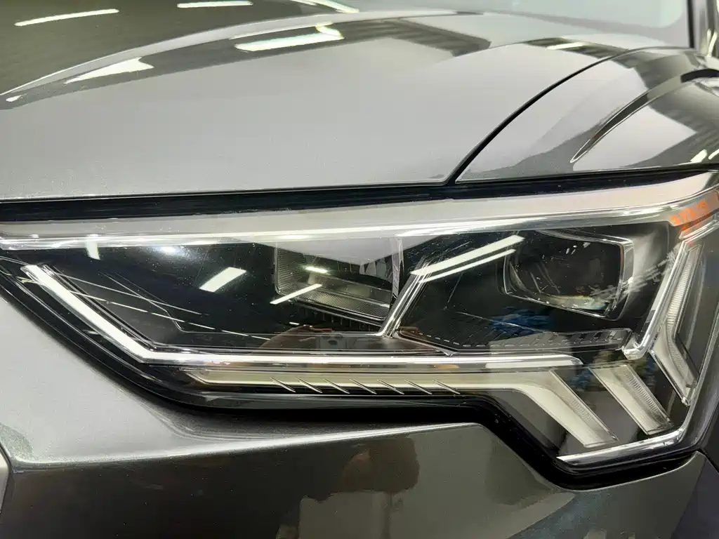 Audi Q3 2021 35 TFSI aggressive and dynamic купить на сайте DeffCars