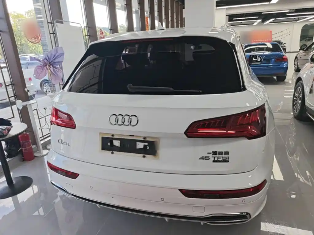 Audi Q5L 2018 45 TFSI Exclusive Fashion Model National VI купить на сайте DeffCars