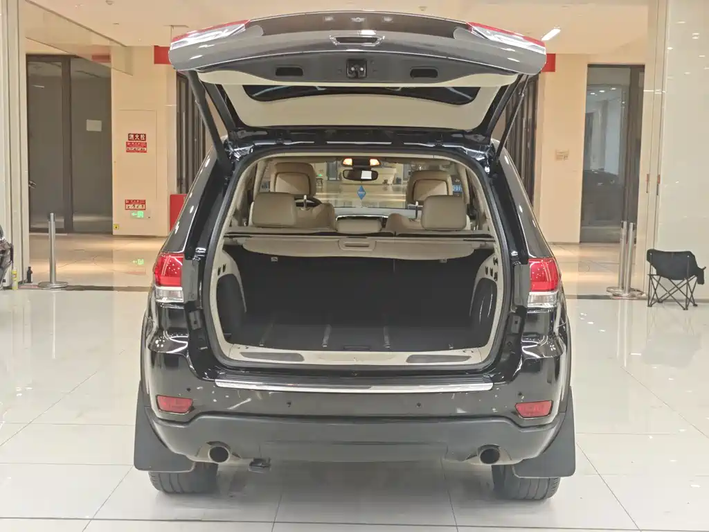 Grand Cherokee imported 2017 3.6L Elite Navigation Edition купить на сайте DeffCars