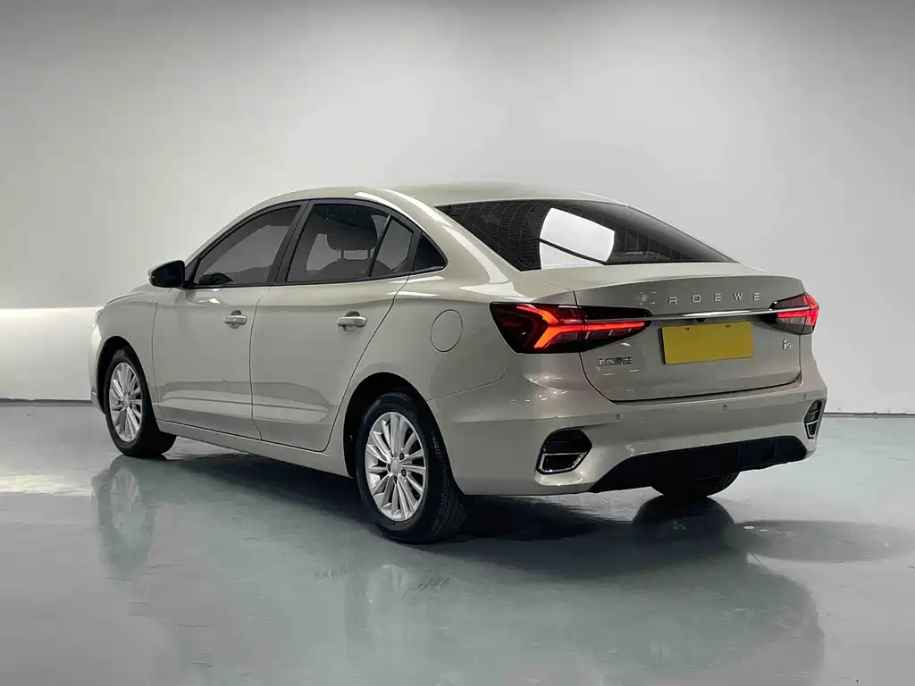 Roewe i5 2021 1.5L CVT Platinum Edition купить на сайте DeffCars