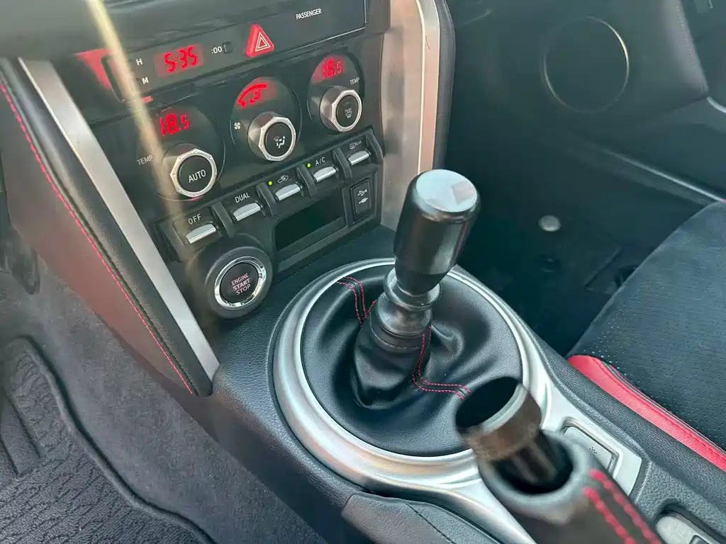 Toyota 86 2017 2.0L manual luxury model купить на сайте DeffCars