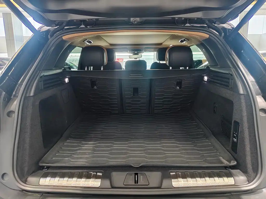 Range Rover Sport 2024 400PS Dynamic SE купить на сайте DeffCars