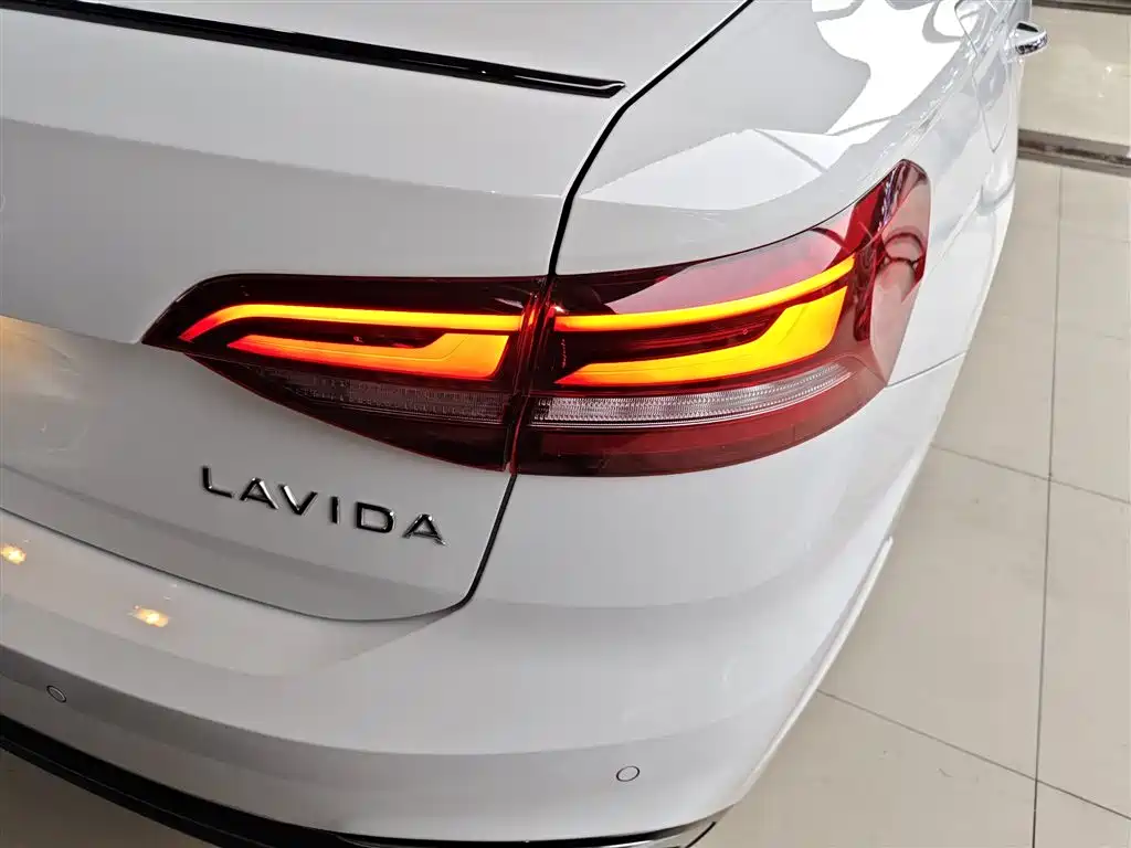 Lavida 2024 300TSI DSG Starry Sky Leading Edition купить на сайте DeffCars