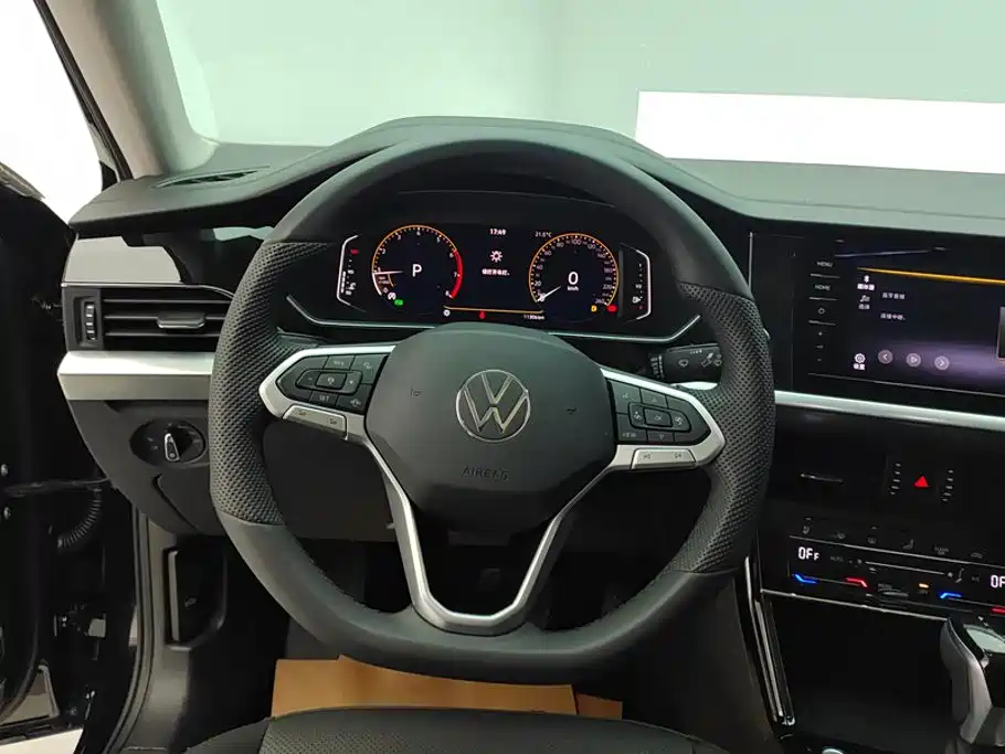 Passat 2025 Outstanding Model 330TSI Elite Edition купить на сайте DeffCars