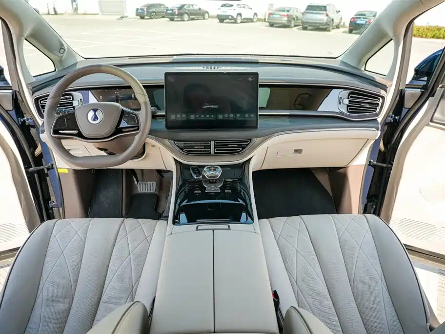 Denza D9 2022 DM-i 970 four-wheel drive flagship model купить на сайте DeffCars