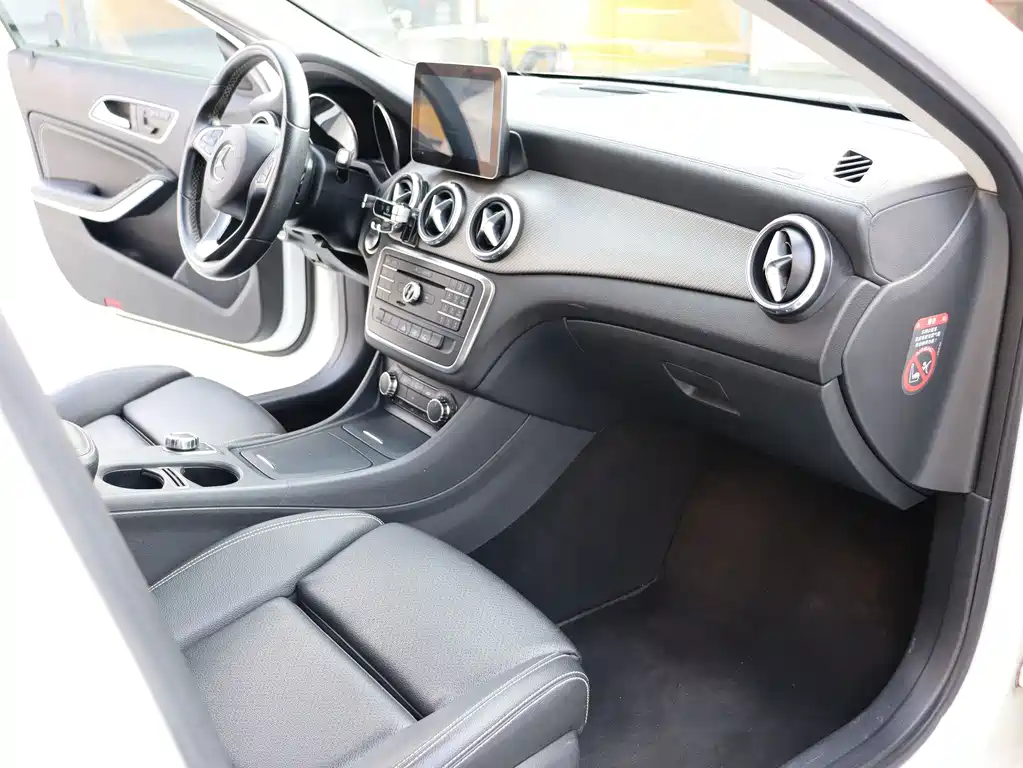 Mercedes-Benz GLA 2016 GLA 200 Dynamic купить на сайте DeffCars