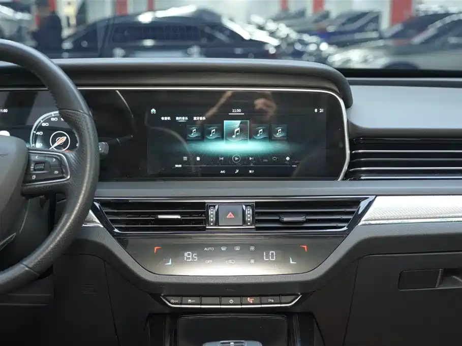 Hongqi HS5 2019 2.0T Zhilian Flagship Edition купить на сайте DeffCars