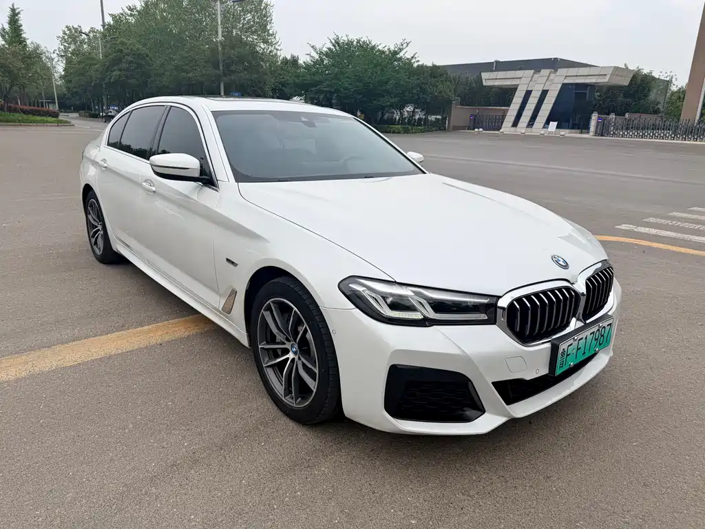 BMW 5 Series New Energy 2022 535Le M Sports Package купить на сайте DeffCars