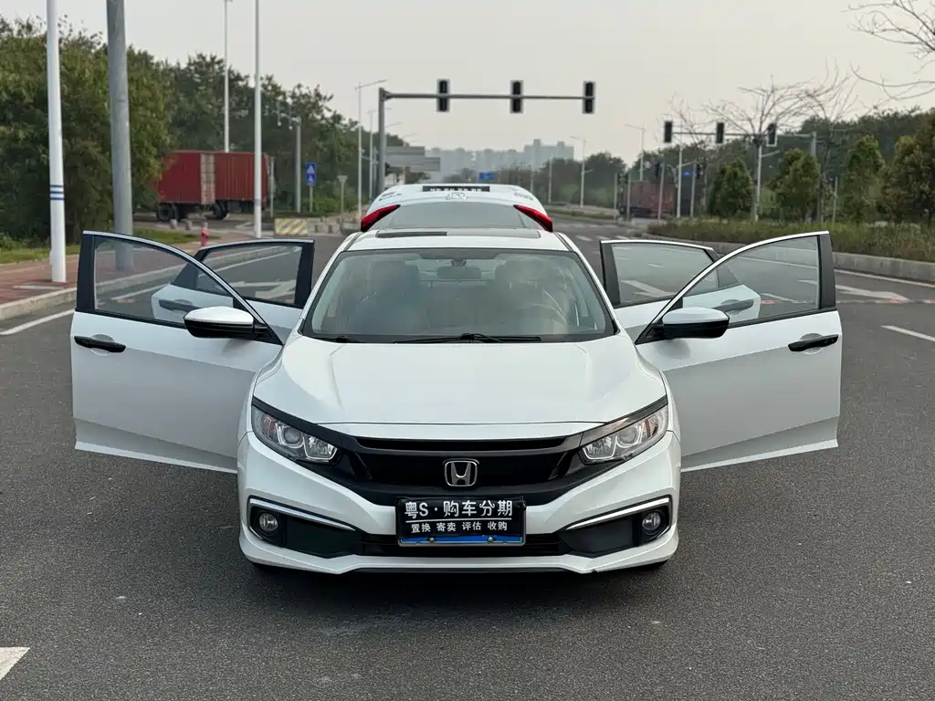 Civic 2019 220TURBO CVT Dynamic Edition National V купить на сайте DeffCars