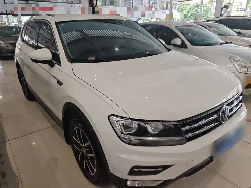 Tiguan L 2018 330TSI automatic two-wheel drive comfort version купить на сайте DeffCars