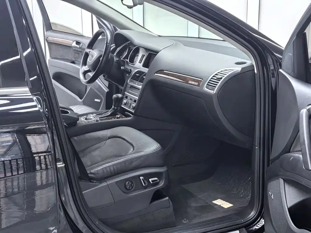 Audi Q7 2012 3.0 TFSI exclusive 200kW купить на сайте DeffCars