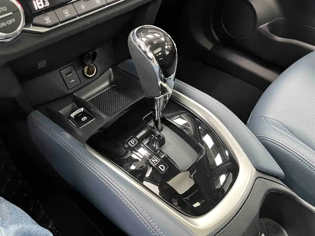 X-Trail 2025 Honor 2.0L Two-wheel Drive Leading Edition купить на сайте DeffCars