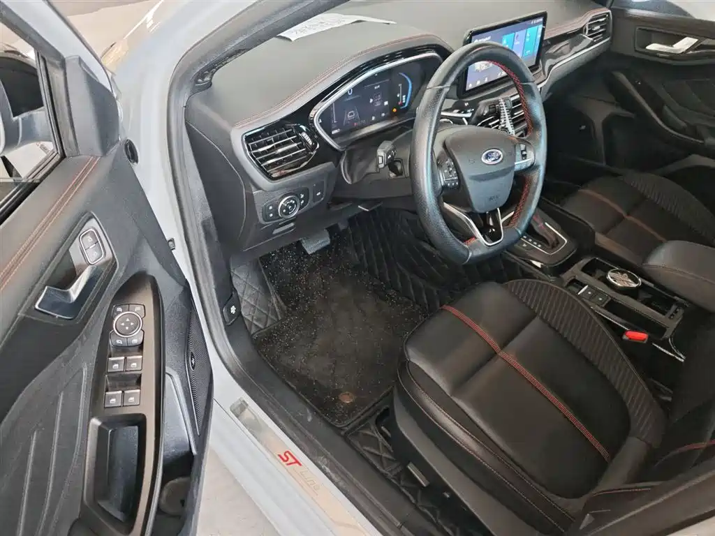 Focus 2022 Sedan EcoBoost 180 Automatic ST Line купить на сайте DeffCars
