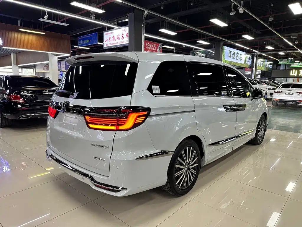 Alison 2024 2.0L e:HEV Deluxe Edition купить на сайте DeffCars
