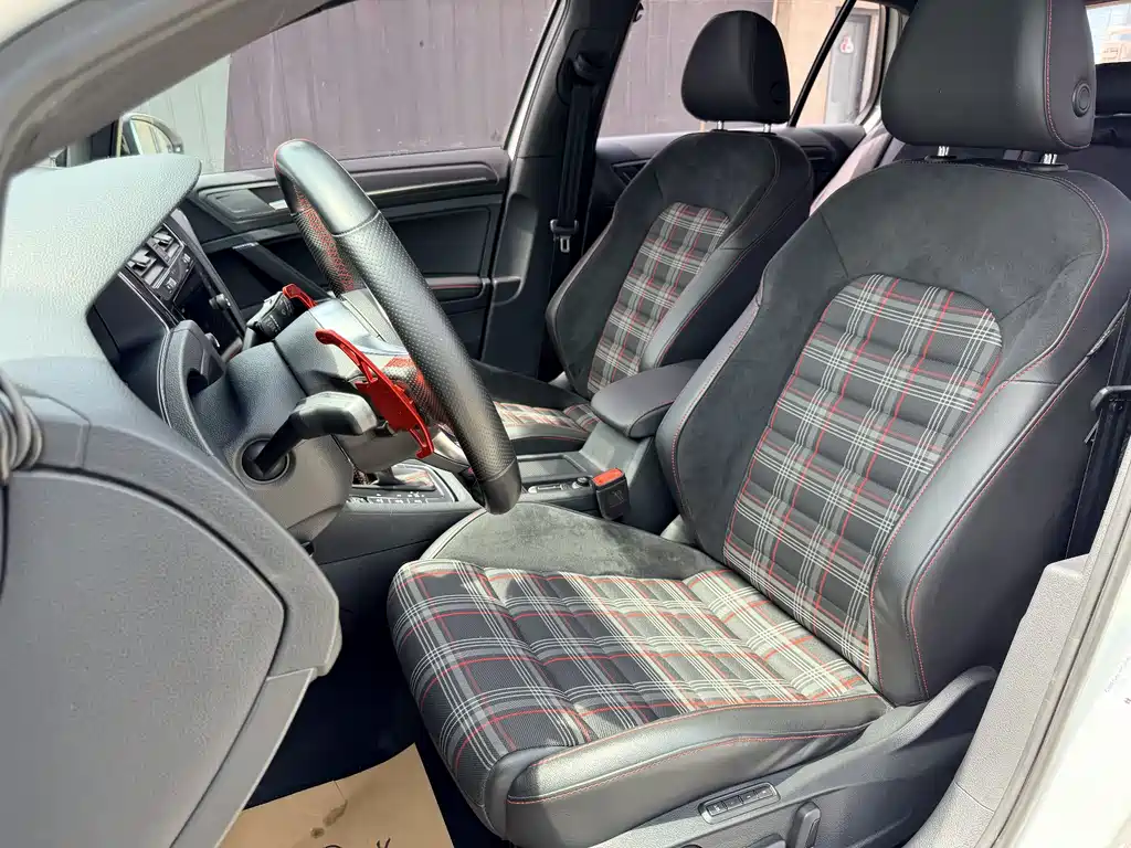 Golf GTI 2018 2.0TSI GTI купить на сайте DeffCars