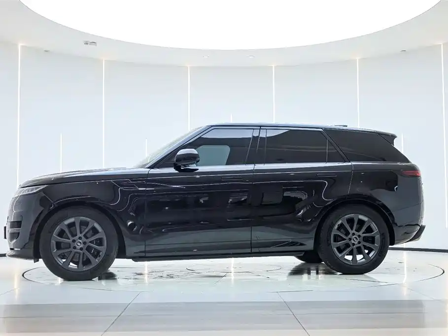 Range Rover Sport 2023 400PS Dynamic SE купить на сайте DeffCars