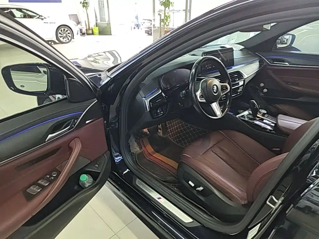 BMW 5 Series 2022 facelift 530Li leading M sports package купить на сайте DeffCars