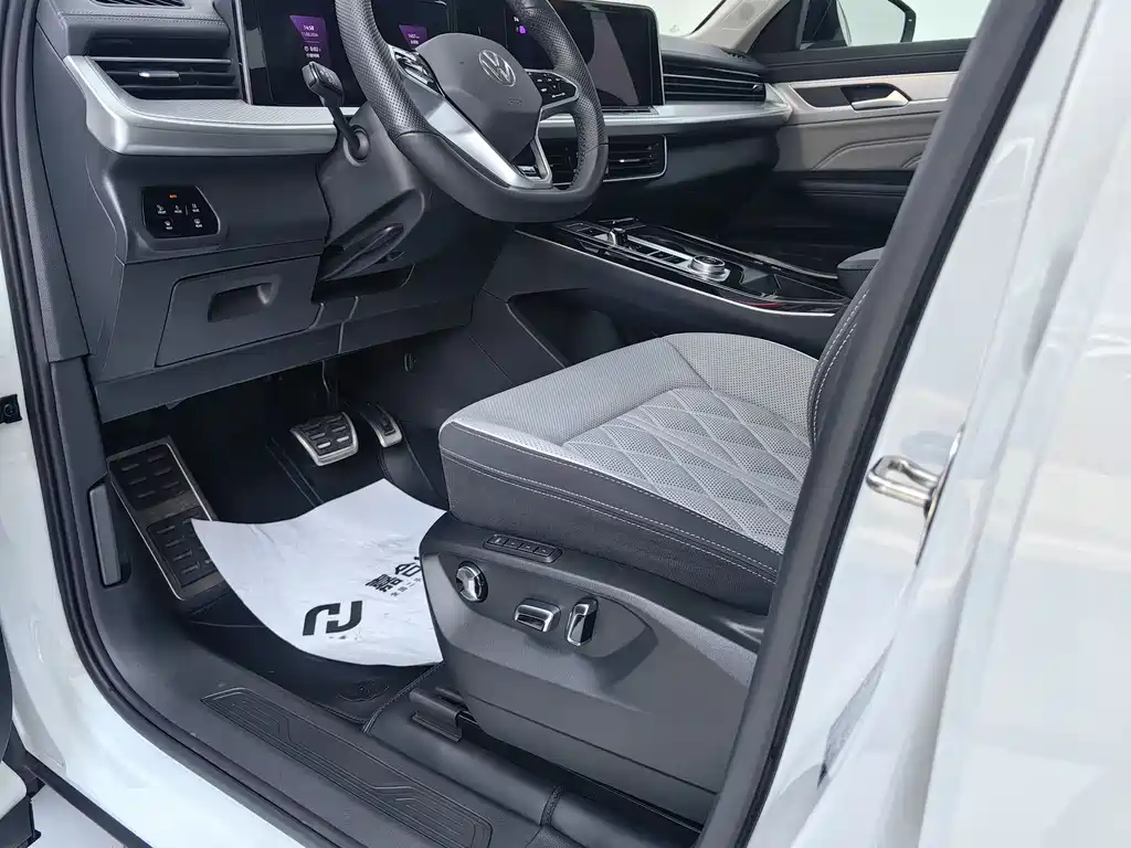 Lanxun 2025 380TSI four-wheel drive R-Line cruising model купить на сайте DeffCars