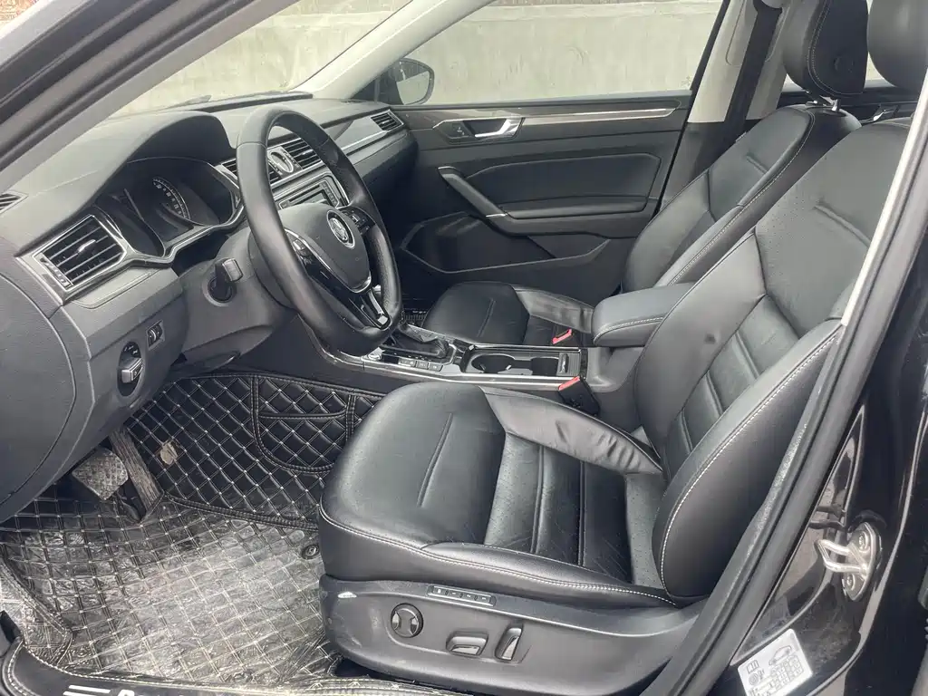 Passat 2017 330TSI DSG Premium Edition купить на сайте DeffCars