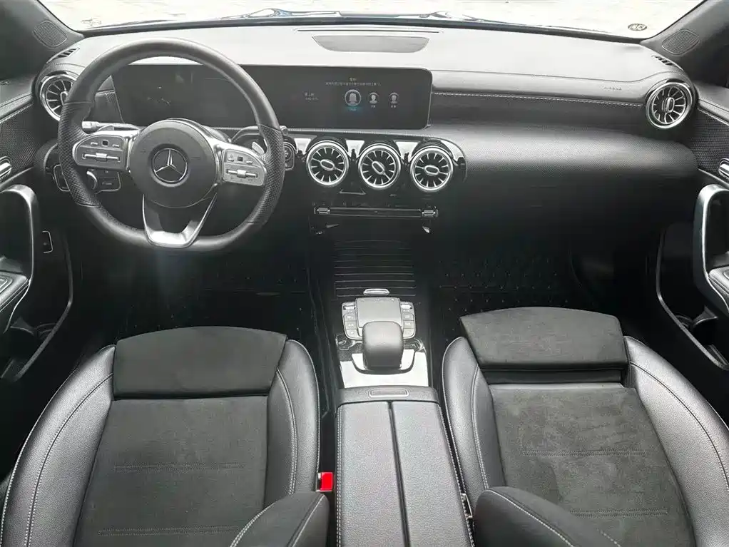 Mercedes-Benz A-Class 2020 Facelift A 200 L Sports Sedan Fashionable купить на сайте DeffCars