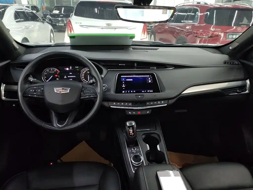 Cadillac XT4 2018 28T two-wheel drive leading model купить на сайте DeffCars