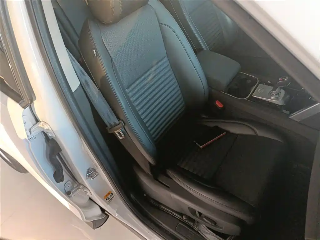 Discovery Sport 2022 200PS Family Edition 5-seater купить на сайте DeffCars